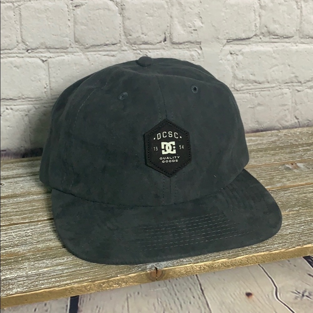 DC Men’s Hat Grey Suede One Size Fits Most NWT